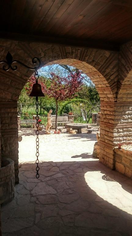 B&B Villa Damiani Brindisi di Montagna Luaran gambar