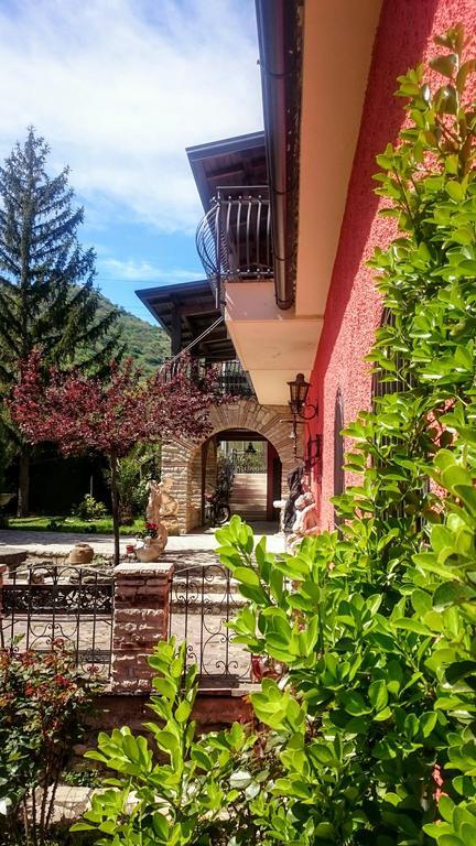 B&B Villa Damiani Brindisi di Montagna Luaran gambar